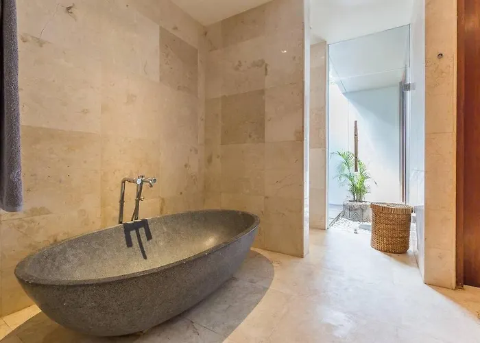 Eshara 123 In Oberoi Our 8 Bedroom With 3 Pool Close To *