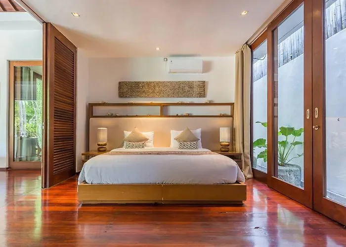 Eshara 123 In Oberoi Our 8 Bedroom With 3 Pool Close To Villa Seminyak (Bali)