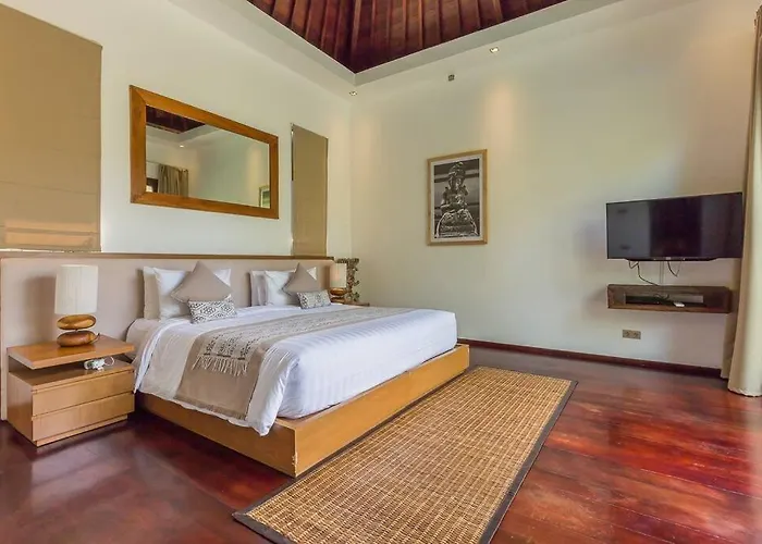 Eshara 123 In Oberoi Our 8 Bedroom With 3 Pool Close To Villa Seminyak (Bali)